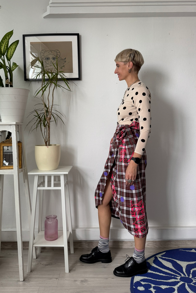 Handprinted One of a Kind Wrap Pencilskirt with Pocket Detail. Size M