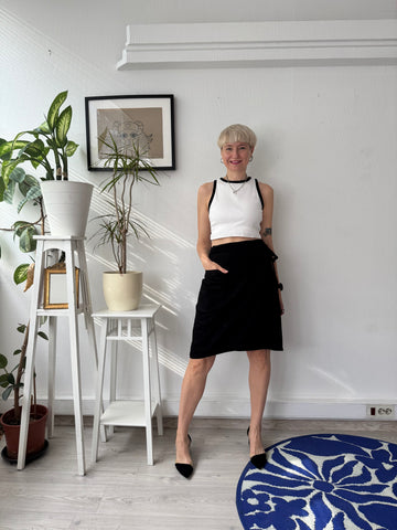 Black linen blend A line MINI skirt with Pocket Detail. Size M