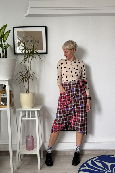Handprinted One of a Kind Wrap Pencilskirt with Pocket Detail. Size M