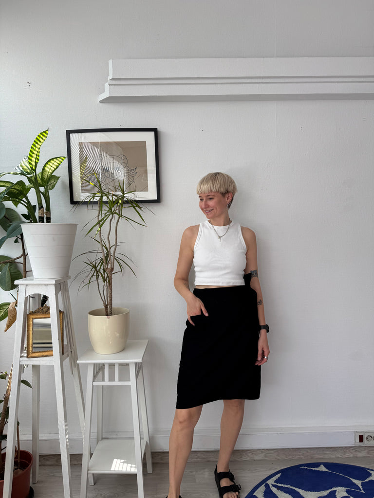 Black linen blend A line MINI skirt with Pocket Detail. Size M (Copy)