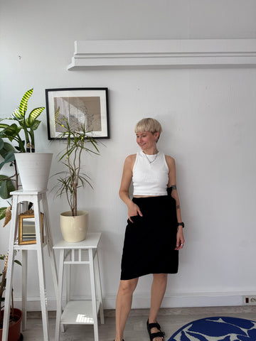 Black linen blend A line MINI skirt with Pocket Detail. Size M (Copy)