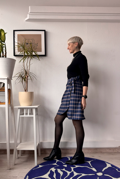 Handprinted One of a Kind Wrap A line MINI skirt with Pocket Detail. Size M