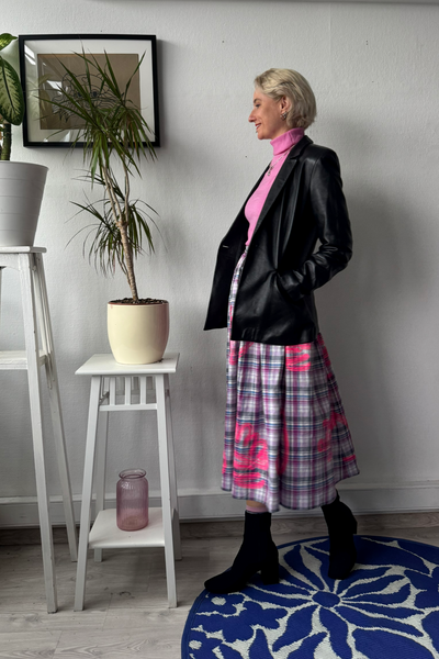 Light purple checked light cotton skirt with original handprinted heart pattern One Size Fits Many Skirt with Pockets in light viscose- A Minimalist Dream