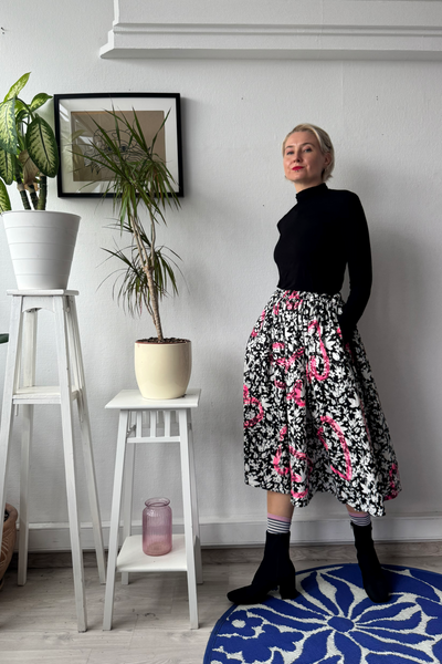Black and white floral cotton skirt with original handprinted heart pattern One Size Fits Many Skirt with Pockets in light viscose- A Minimalist Dream - for shorter women