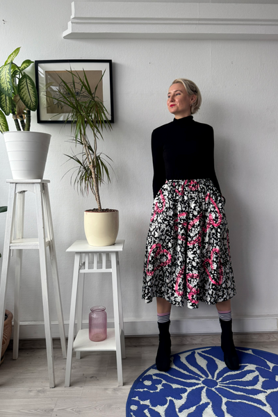 Black and white floral cotton skirt with original handprinted heart pattern One Size Fits Many Skirt with Pockets in light viscose- A Minimalist Dream - for shorter women