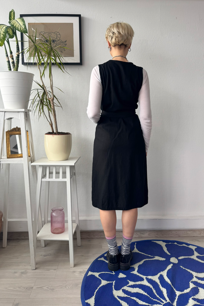 Size M A line V neck Button up black dress in Linen Blend