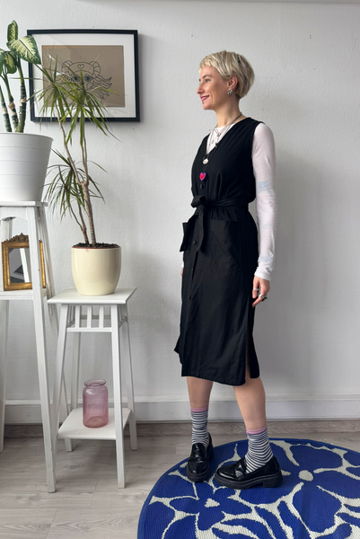 Size M A line V neck Button up black dress in Linen Blend