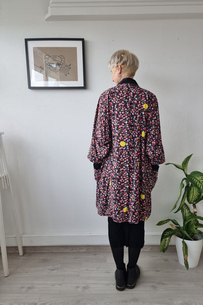 Flowy Hanten Jacket Style Colorful Viscose Kimono with Handprinted Yellow Polkadots