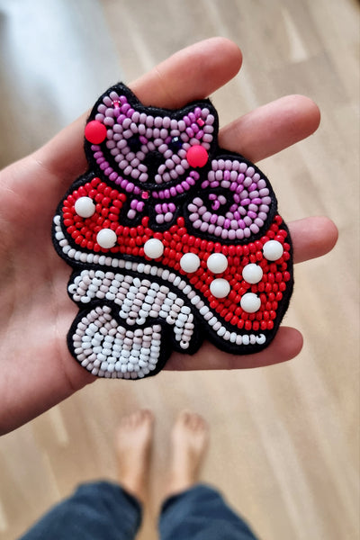 Alice in Wonderland inspired Cheshire Cat Brooch