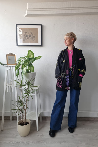 One of a Kind Oversized Zero Waste Doublesided Hanten Jacket in Hand Printed patterned Black fabric leftovers and Black Linen Blend Fabric in size S/M