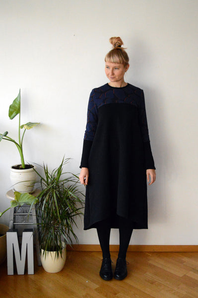 The Warmest Dress in the world - Black + Blue Giraffe