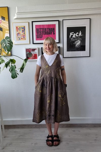 One Of a Kind Size M Handprinted Heroine Light Brown and Golden Linen Blend Party Dress