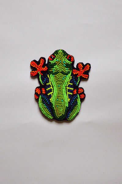 Unisex oversized pin with green tree frog "I Stick to It"